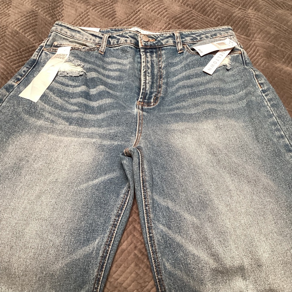 🔥 SALE 20% OFF- high rise baggy straight distressed  blue jeans, size 15/32. 220